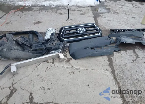 2022 Toyota Tacoma Sr5 V6 из США, поврежденный, VIN 3TYCZ5AN8NT092705